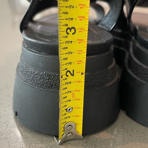 ASOS DESIGN Factor buckle hardware fisherman platform sandals in black size 9 - Picture 11 of 12